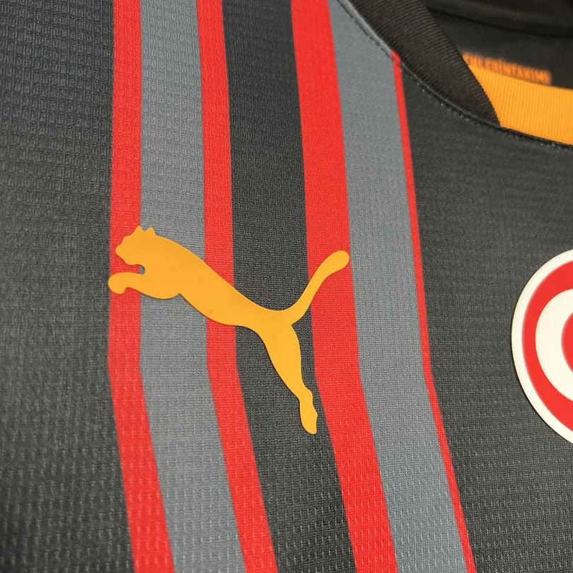 Tercera camiseta visitante del Galatasaray 2024