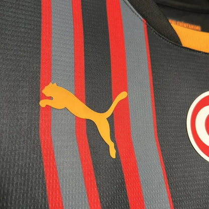 Tercera camiseta visitante del Galatasaray 2024