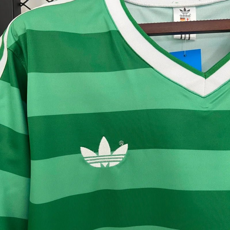 Camiseta de visitante de Alemania 1984