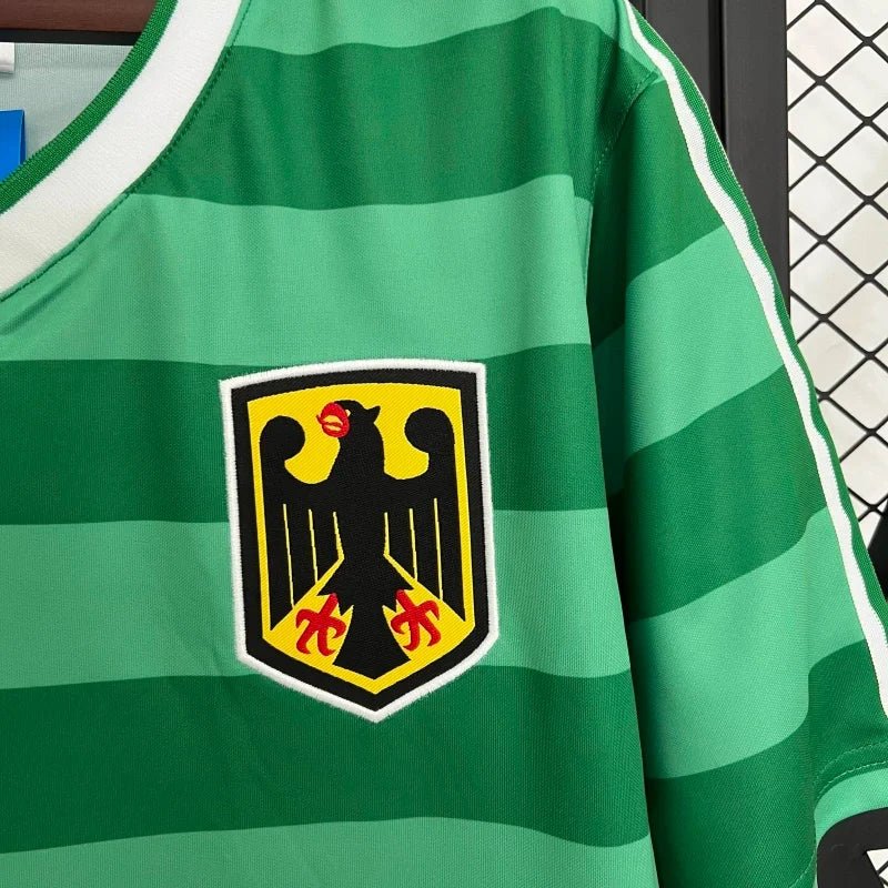 Camiseta de visitante de Alemania 1984