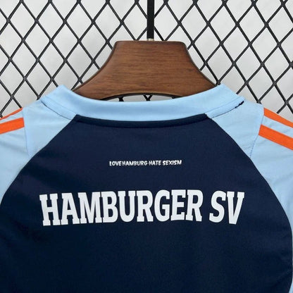 Strój przedmeczowy Hamburgera 2024