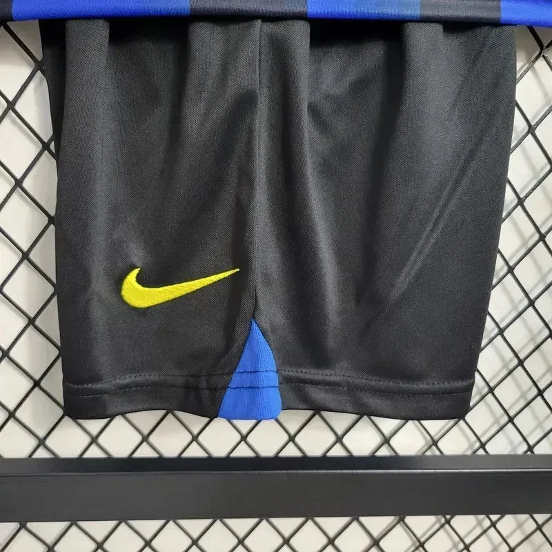 Camisola principal do Inter de Milão 2023