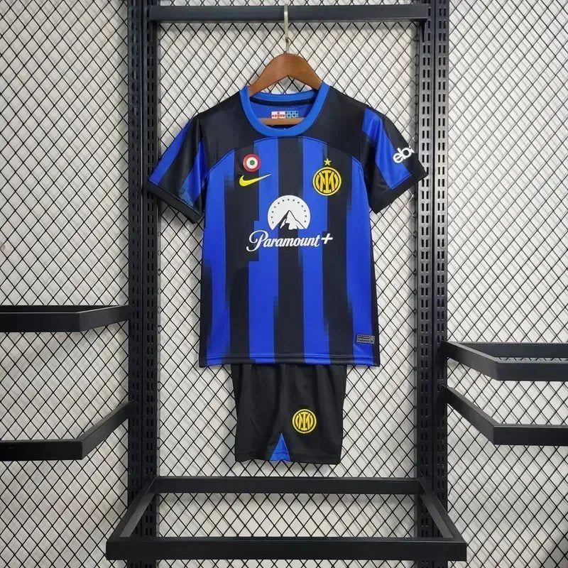 Camisola principal do Inter de Milão 2023