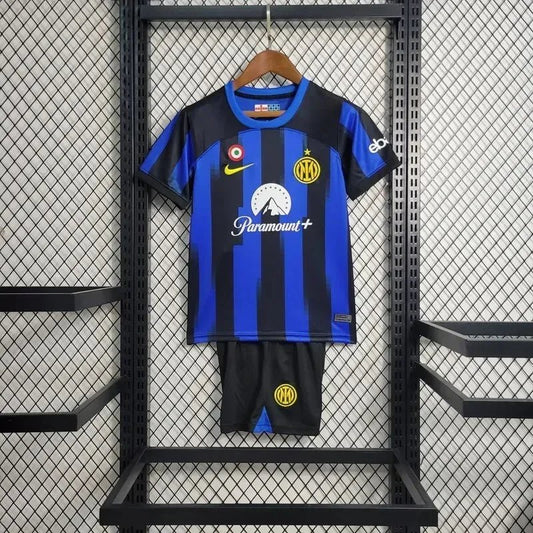 Camisola principal do Inter de Milão 2023