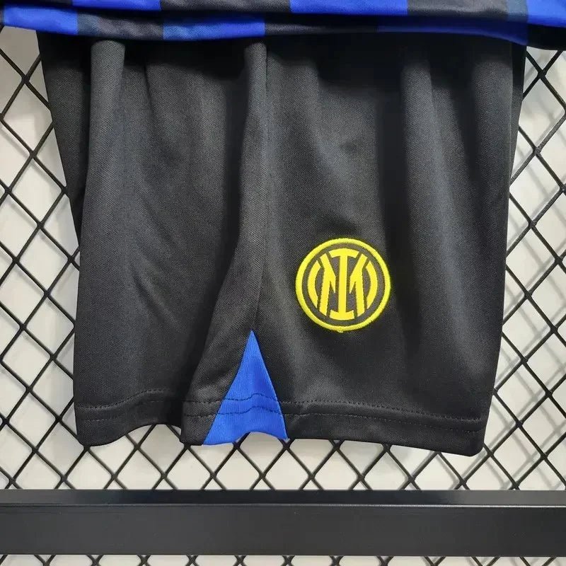 Camisola principal do Inter de Milão 2023