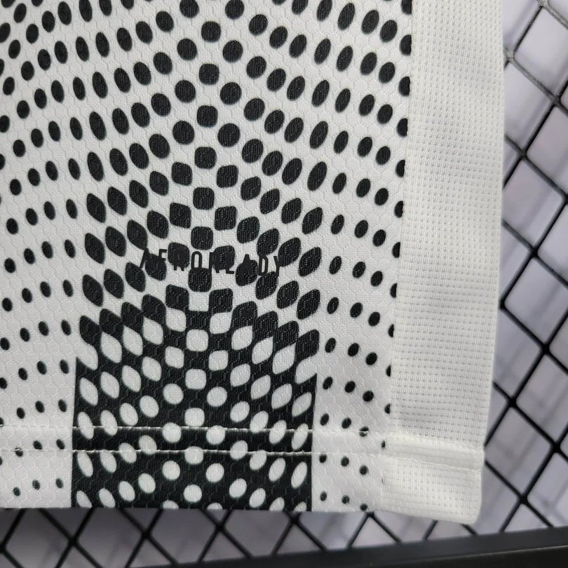 Juventus 2019 schwarz-weiß gestreiftes Trikot