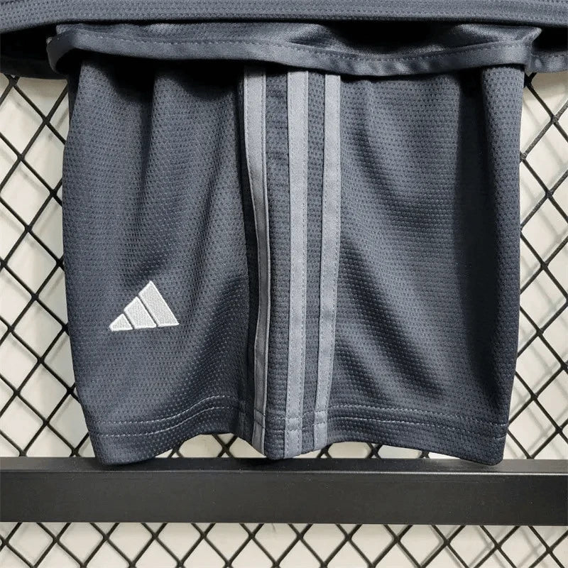 Tercera camiseta visitante de la Juventus 2023