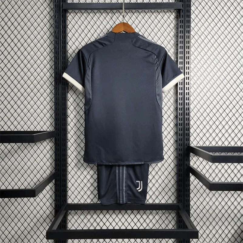 Tercera camiseta visitante de la Juventus 2023