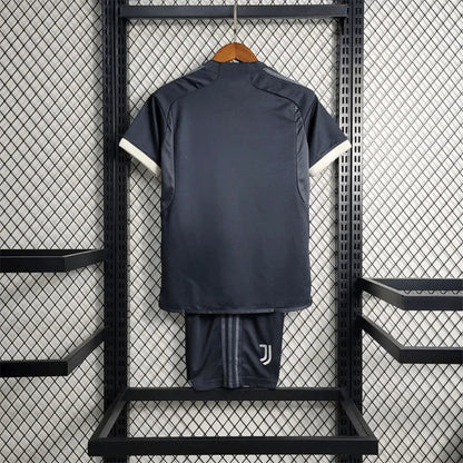Tercera camiseta visitante de la Juventus 2023