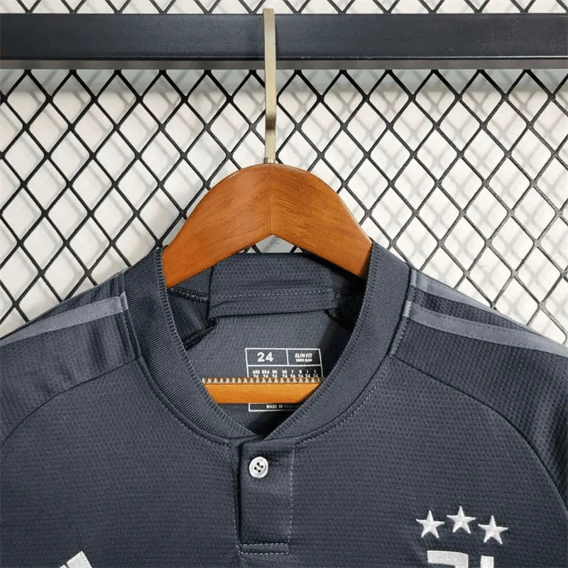 Tercera camiseta visitante de la Juventus 2023