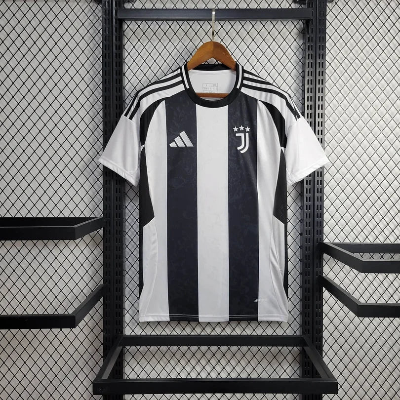 Maglia da casa della Juventus 2024