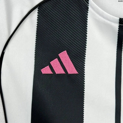 Domowa koszulka Juventusu 2025