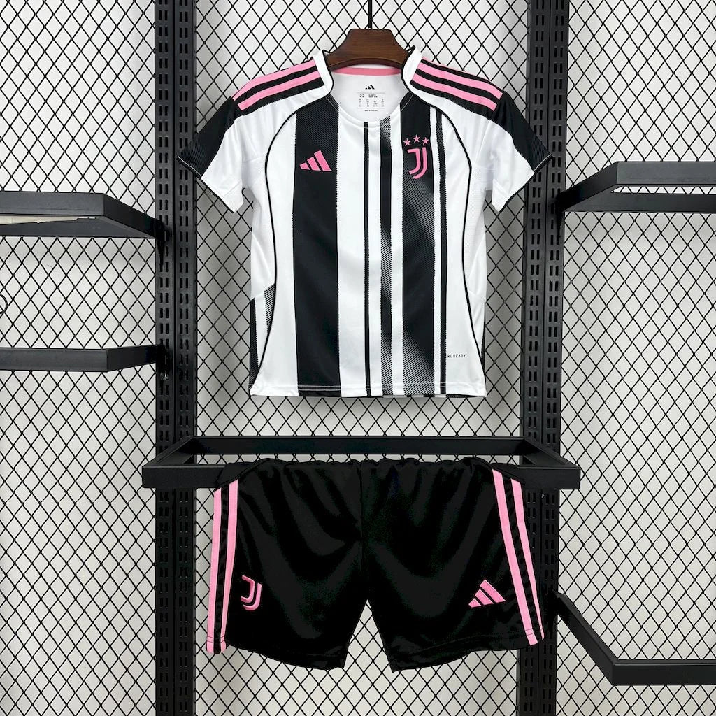 Domowa koszulka Juventusu 2025
