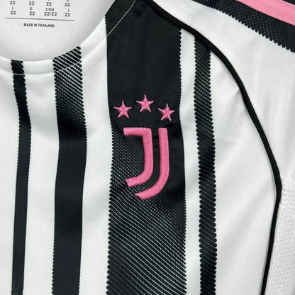 Domowa koszulka Juventusu 2025