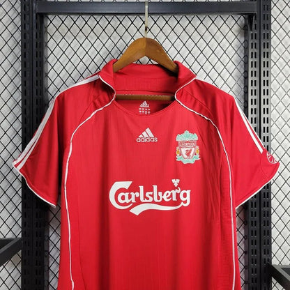 Domowa koszulka Liverpoolu 2006