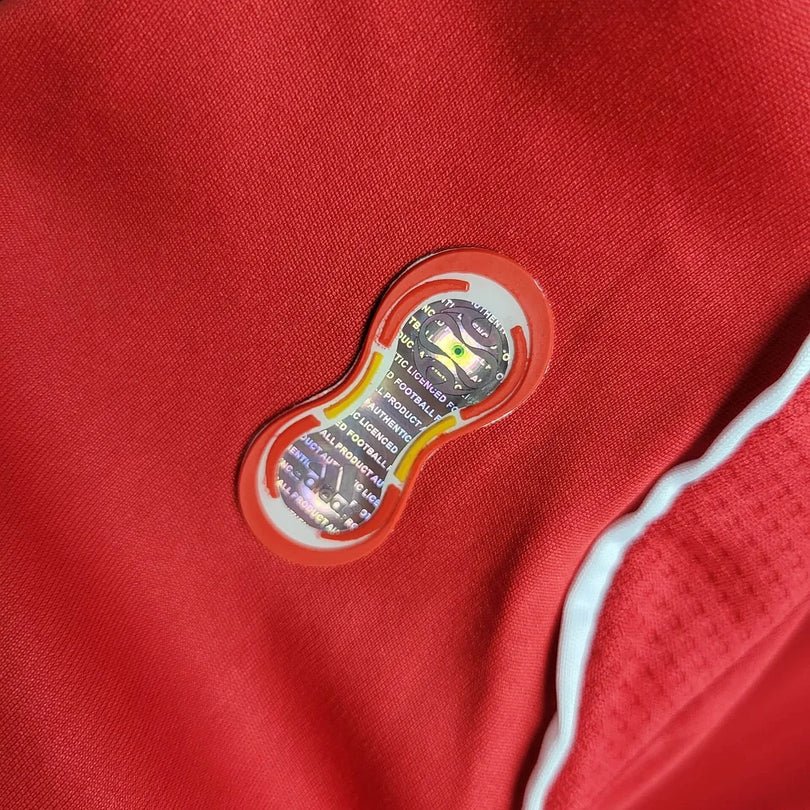 Domowa koszulka Liverpoolu 2006