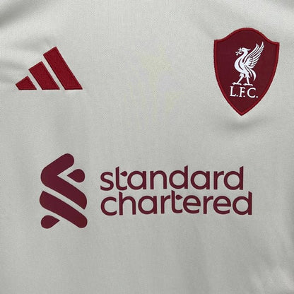 Wyjazdowa koszulka Liverpoolu 2025