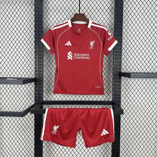 Maglia casalinga 2025 del Liverpool