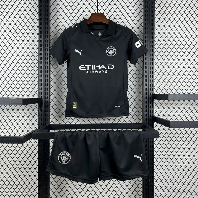 Wyjazdowy komplet meczowy Manchesteru City 2025