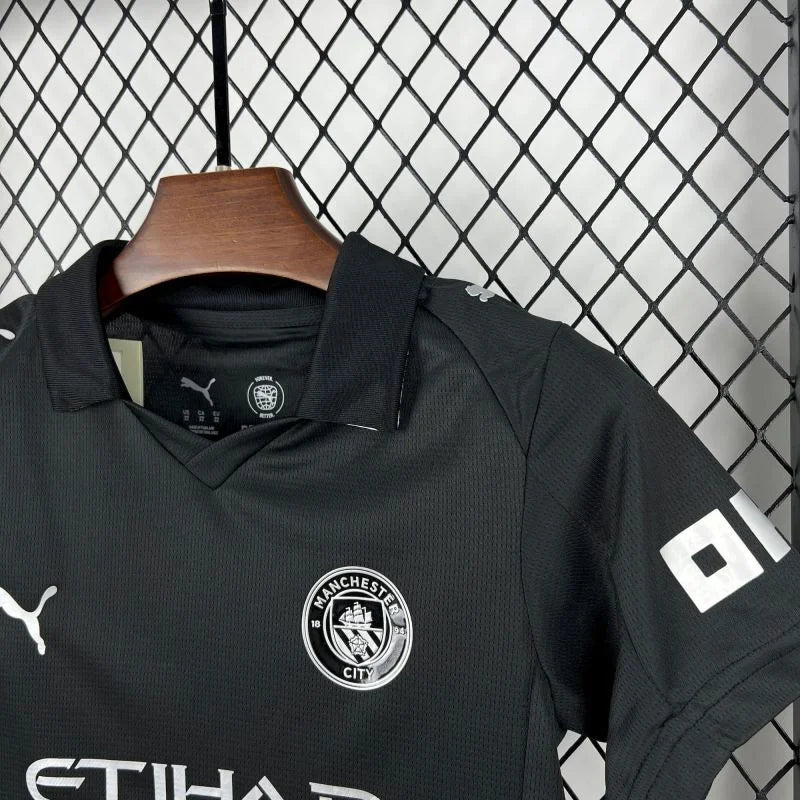Wyjazdowy komplet meczowy Manchesteru City 2025