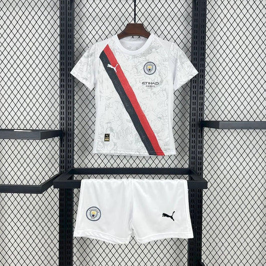 Wyjazdowa dziecięca koszulka Manchester City na Klubowe Mistrzostwa Świata 2025