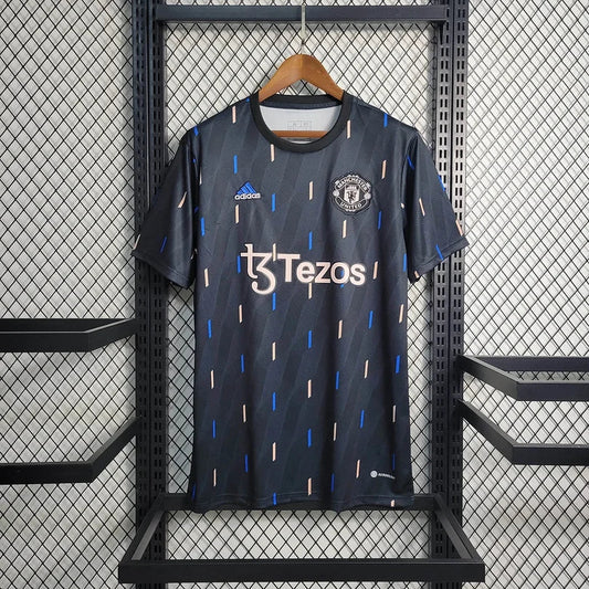 Camisola preta de treino do Manchester United 2022