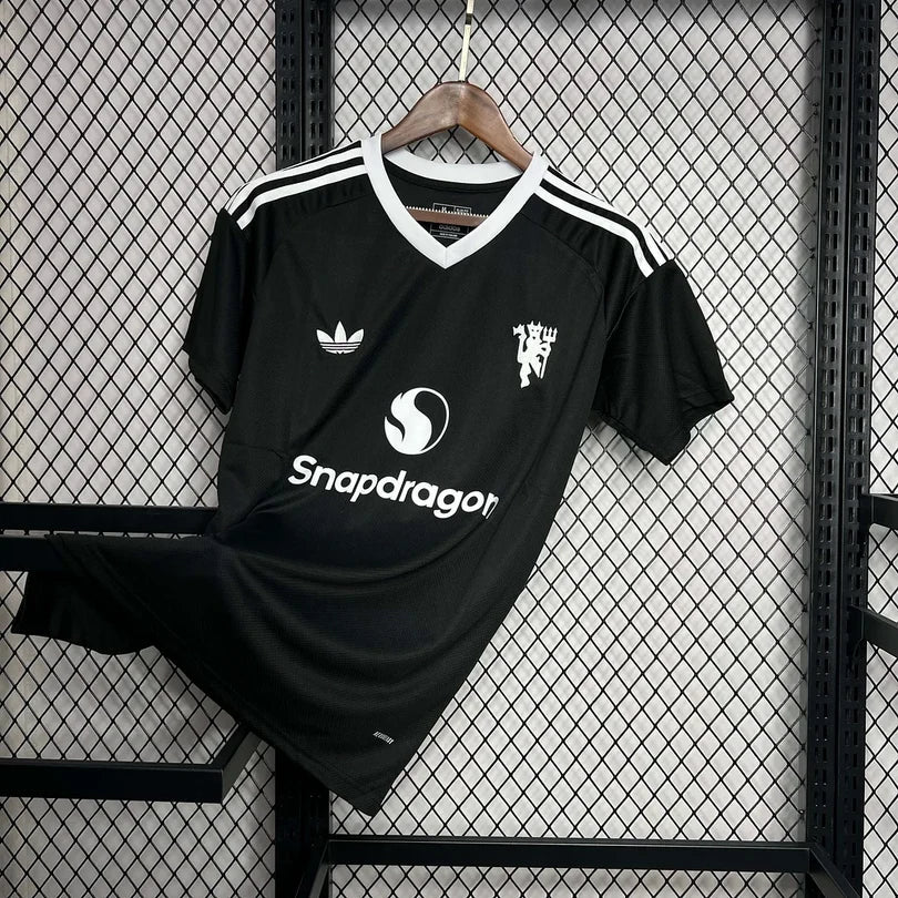Manchester United 2024 Goal Keeper Jersey