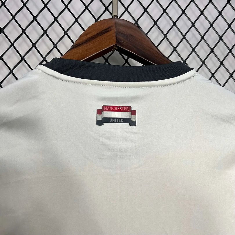 Manchester-United-Auswärtstrikot 2024, drittes Trikot