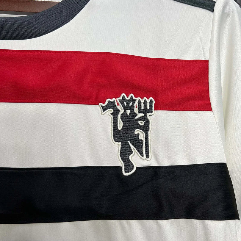 Manchester-United-Auswärtstrikot 2024, drittes Trikot