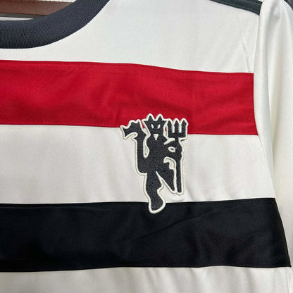 Manchester-United-Auswärtstrikot 2024, drittes Trikot