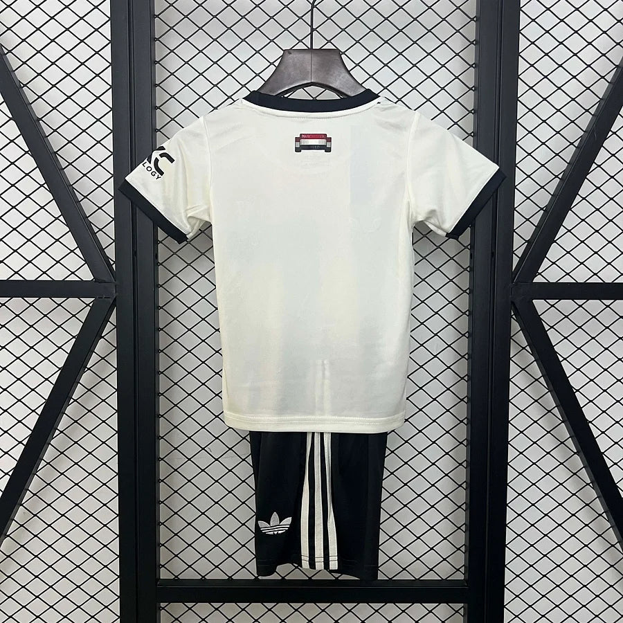 Derde shirt van Manchester United 2024