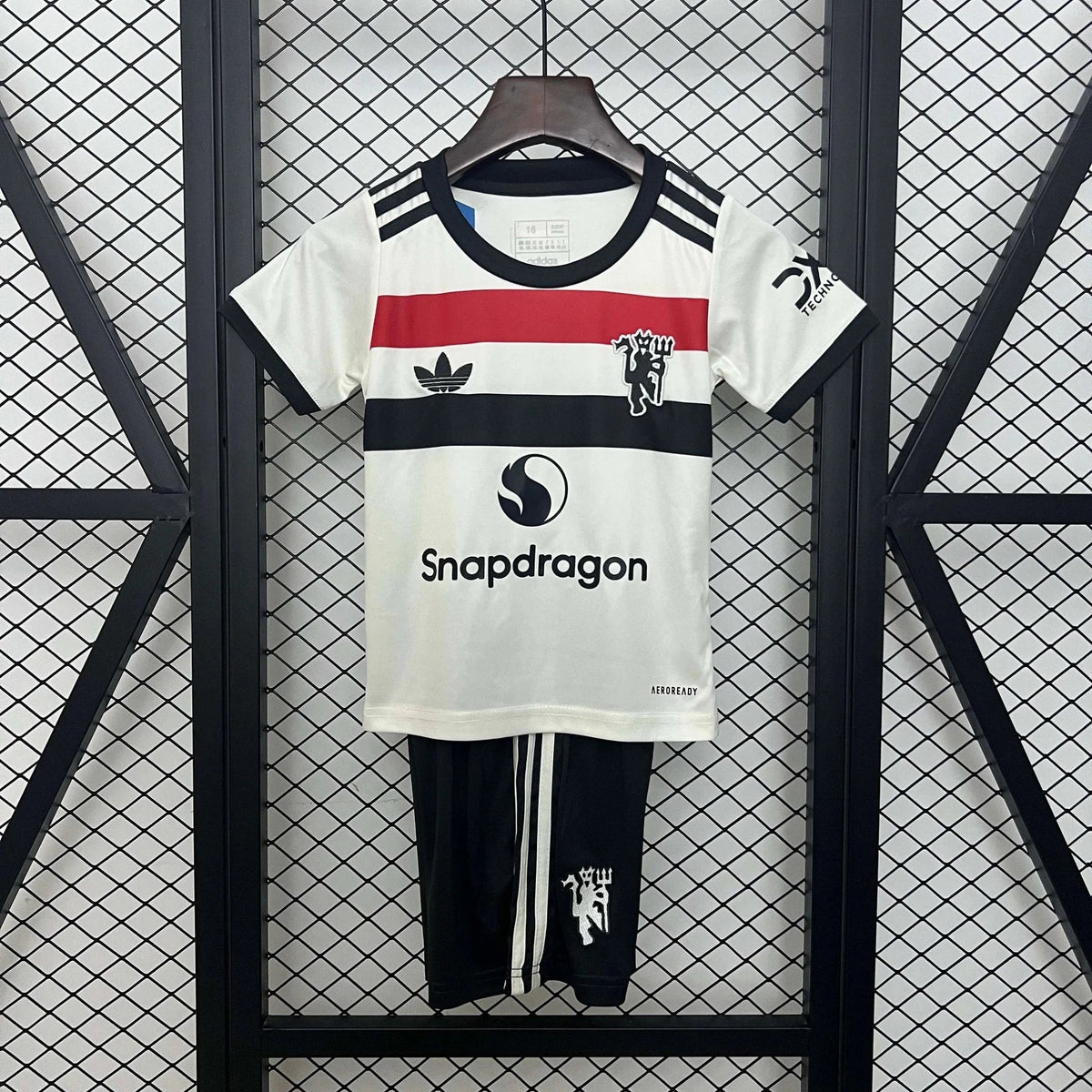 Derde shirt van Manchester United 2024