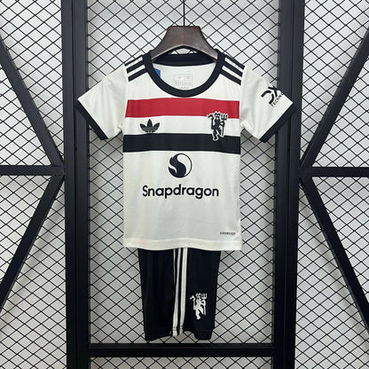 Derde shirt van Manchester United 2024