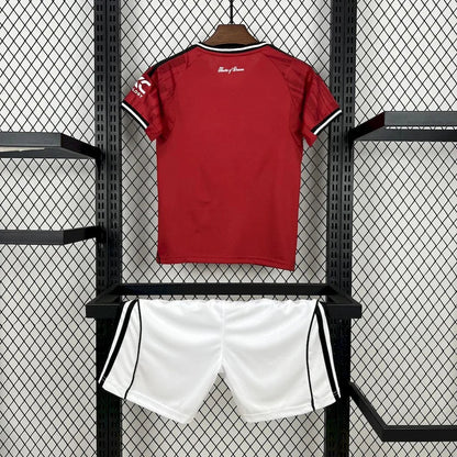 Domowa koszulka Manchesteru United 2025