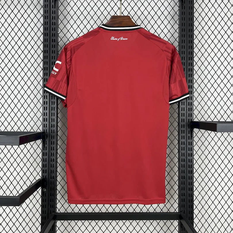 Camisola principal do Manchester United 2025