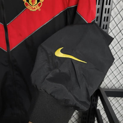 Retro kurtka przeciwwiatrowa Manchester United 2025