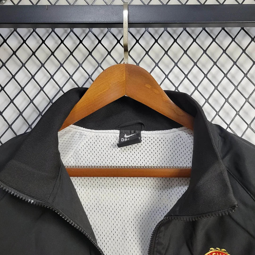 Retro kurtka przeciwwiatrowa Manchester United 2025