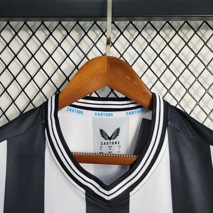 Camiseta local del Newcastle 2023