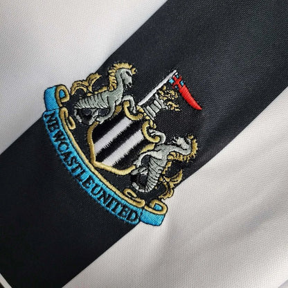 Camiseta local del Newcastle 2023