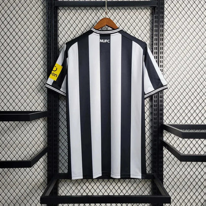 Camiseta local del Newcastle 2023