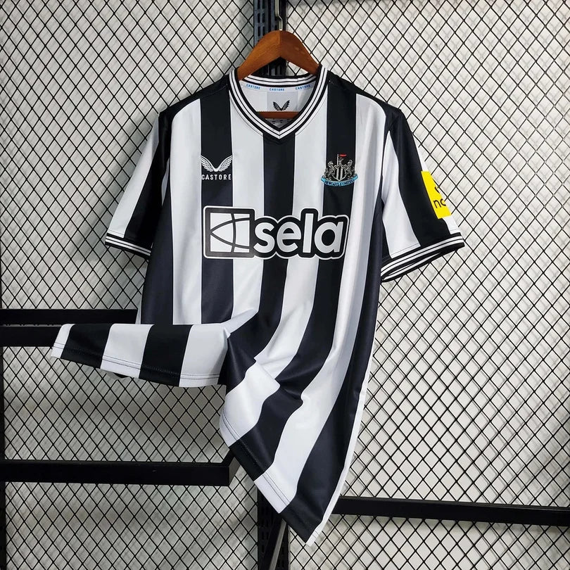 Camiseta local del Newcastle 2023