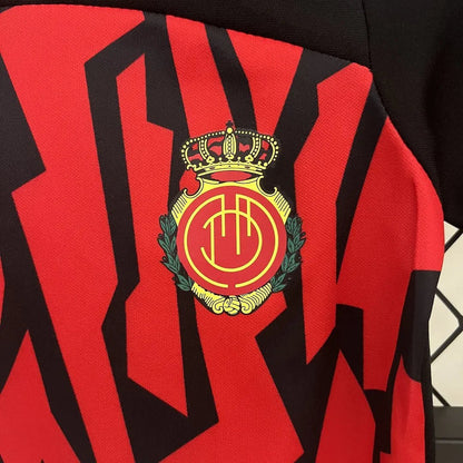 Camiseta local del RCD Mallorca 2024