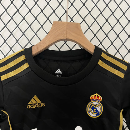Real Madrid 2011 Auswärtstrikot