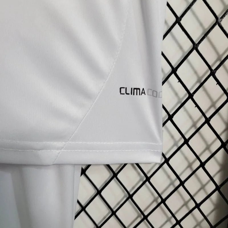 Camisola principal do Real Madrid de 2011