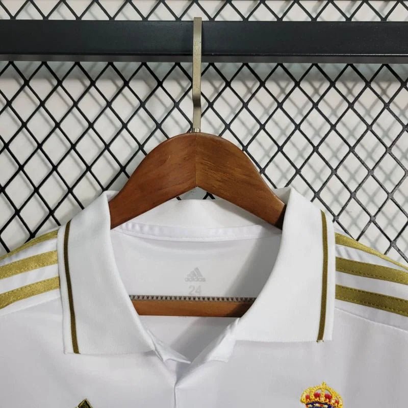 Camisola principal do Real Madrid de 2011