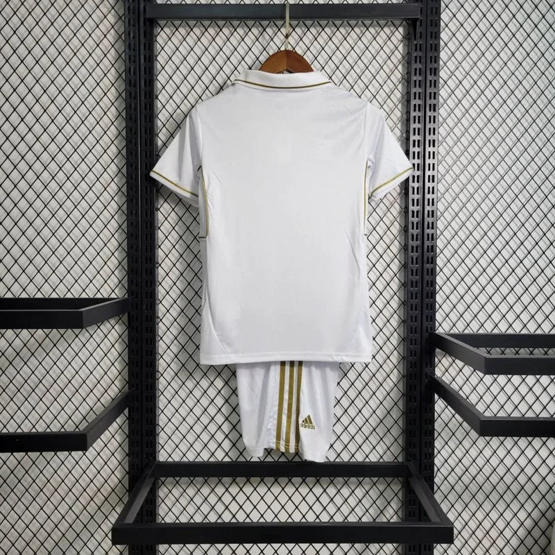 Camisola principal do Real Madrid de 2011