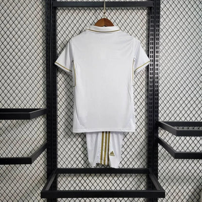 Camisola principal do Real Madrid de 2011