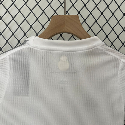 Camisola principal do Real Madrid de 2015