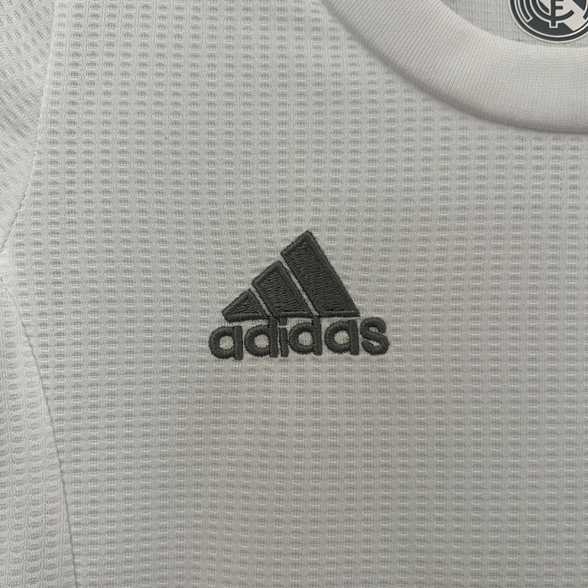 Camisola principal do Real Madrid de 2015