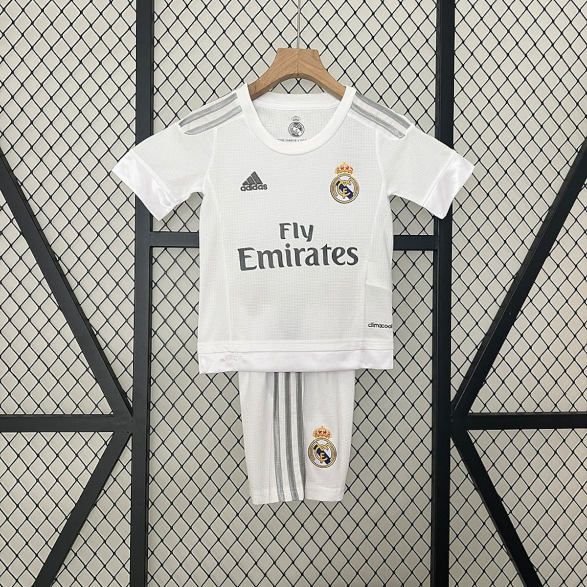 Camisola principal do Real Madrid de 2015